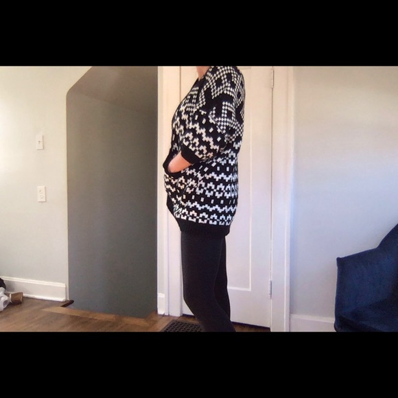 Aztec Sweater 🍂 - Picture 3 of 9